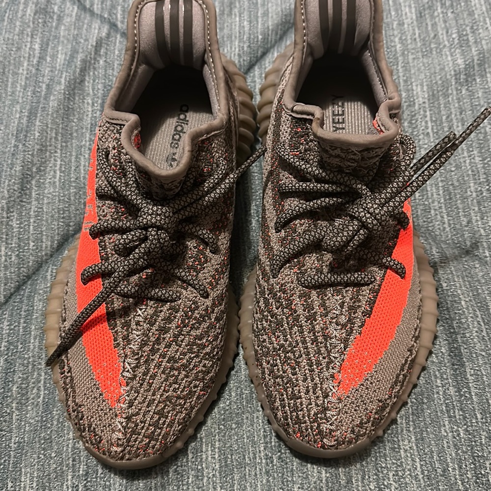 Yeezy Adidas like new only wore a couple times